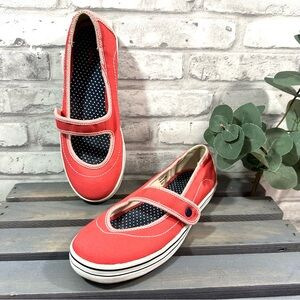 L.L.Bean Mary Jane Women’s Coral Canvas Flat Shoes With Snap Button Strap Size 6
